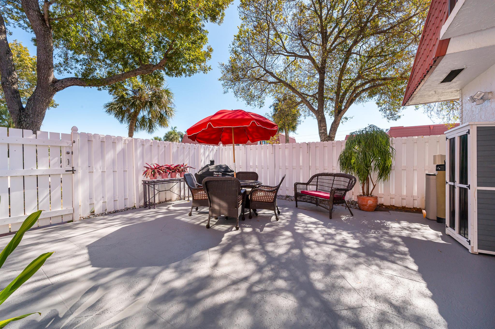 1422 Oxford Lane 14d