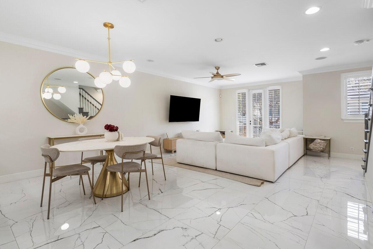 1034 E Heritage Club Circle