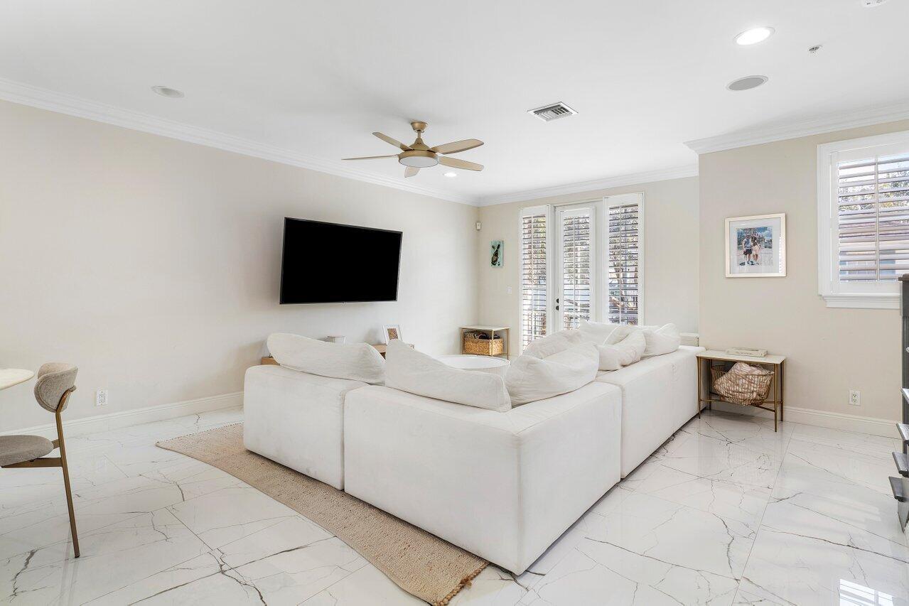 1034 E Heritage Club Circle