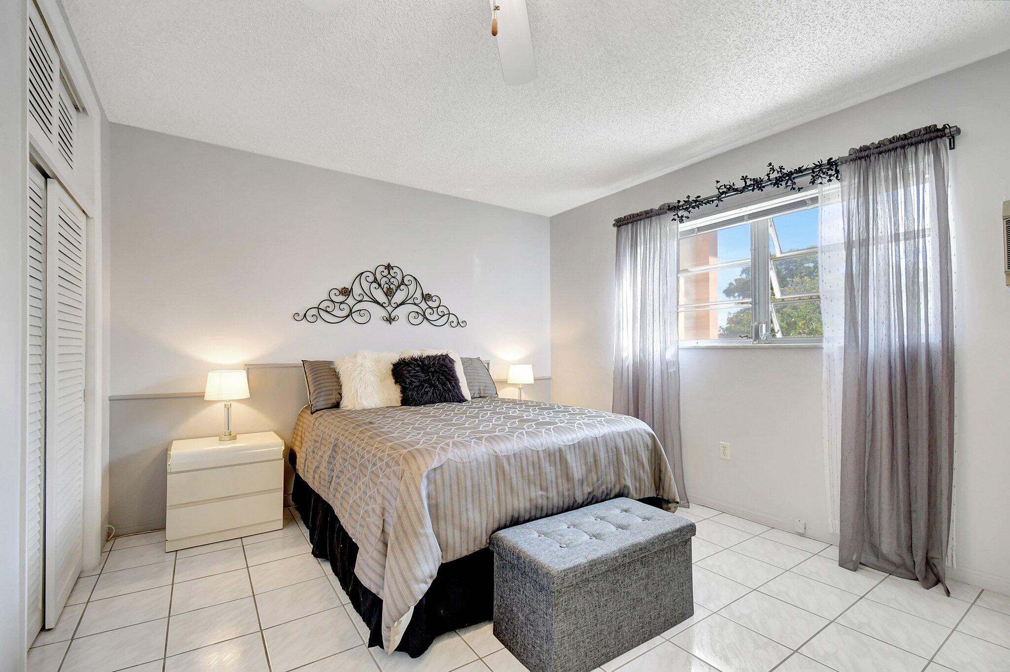 16900 NE 14th Avenue 205, Miami Unit: 205