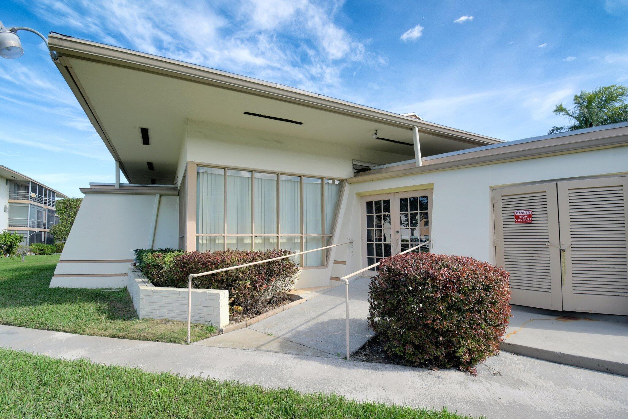 16900 NE 14th Avenue 205, Miami Unit: 205