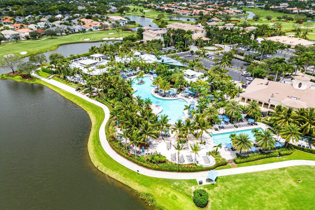 3597 NW Clubside Circle