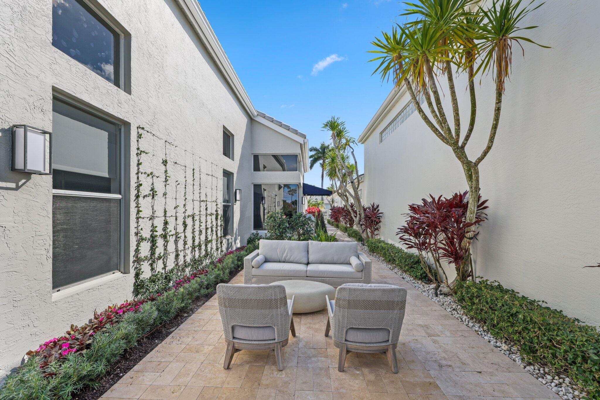 3597 NW Clubside Circle