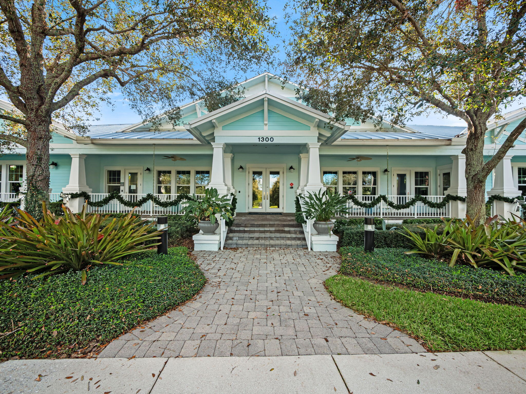 1233 Dakota Drive