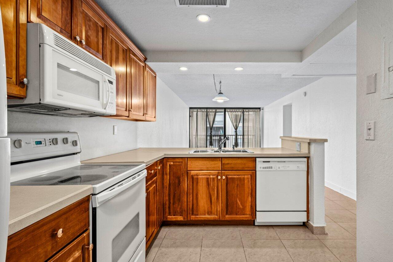 12 Royal Palm Way Unit 405