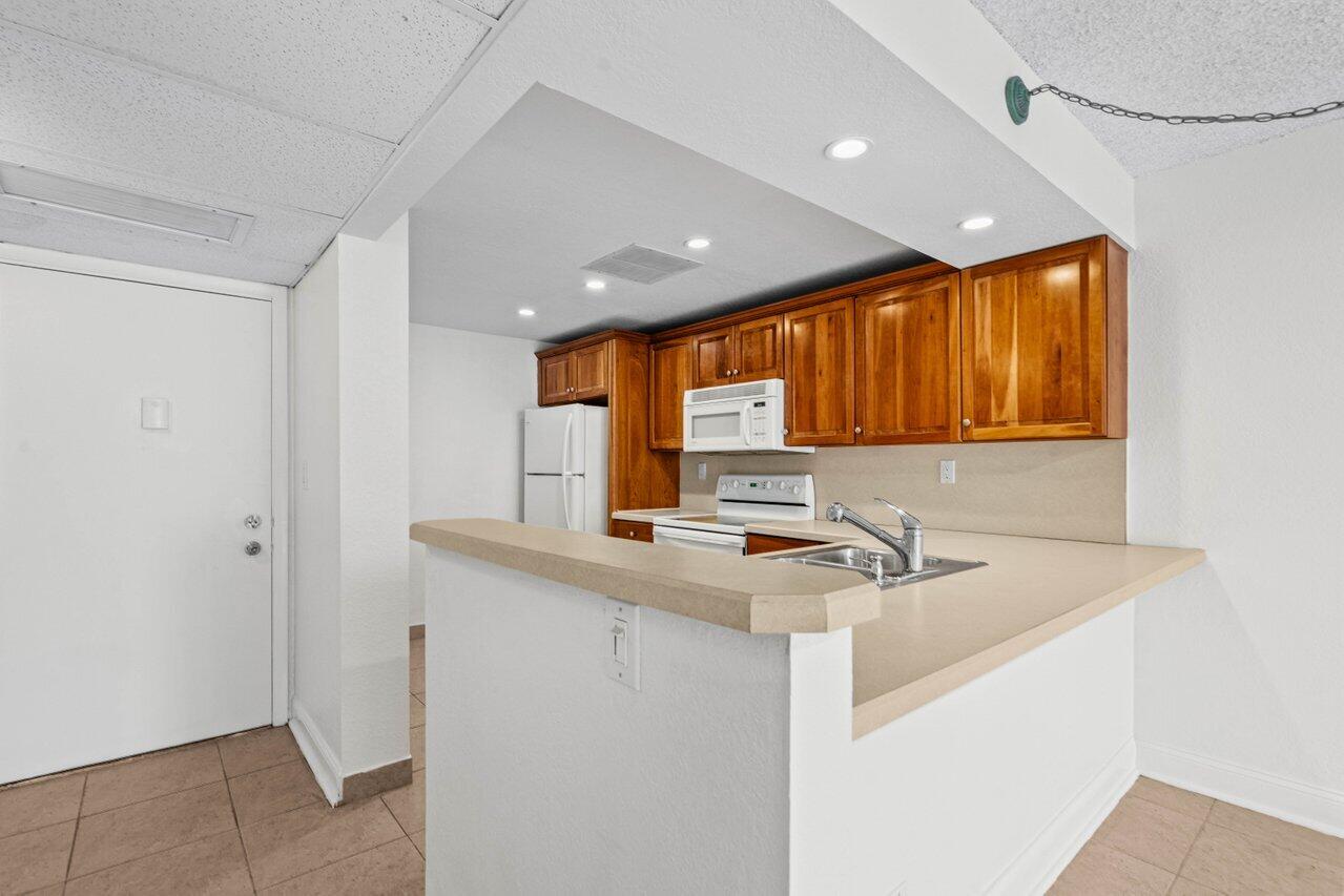 12 Royal Palm Way Unit 405