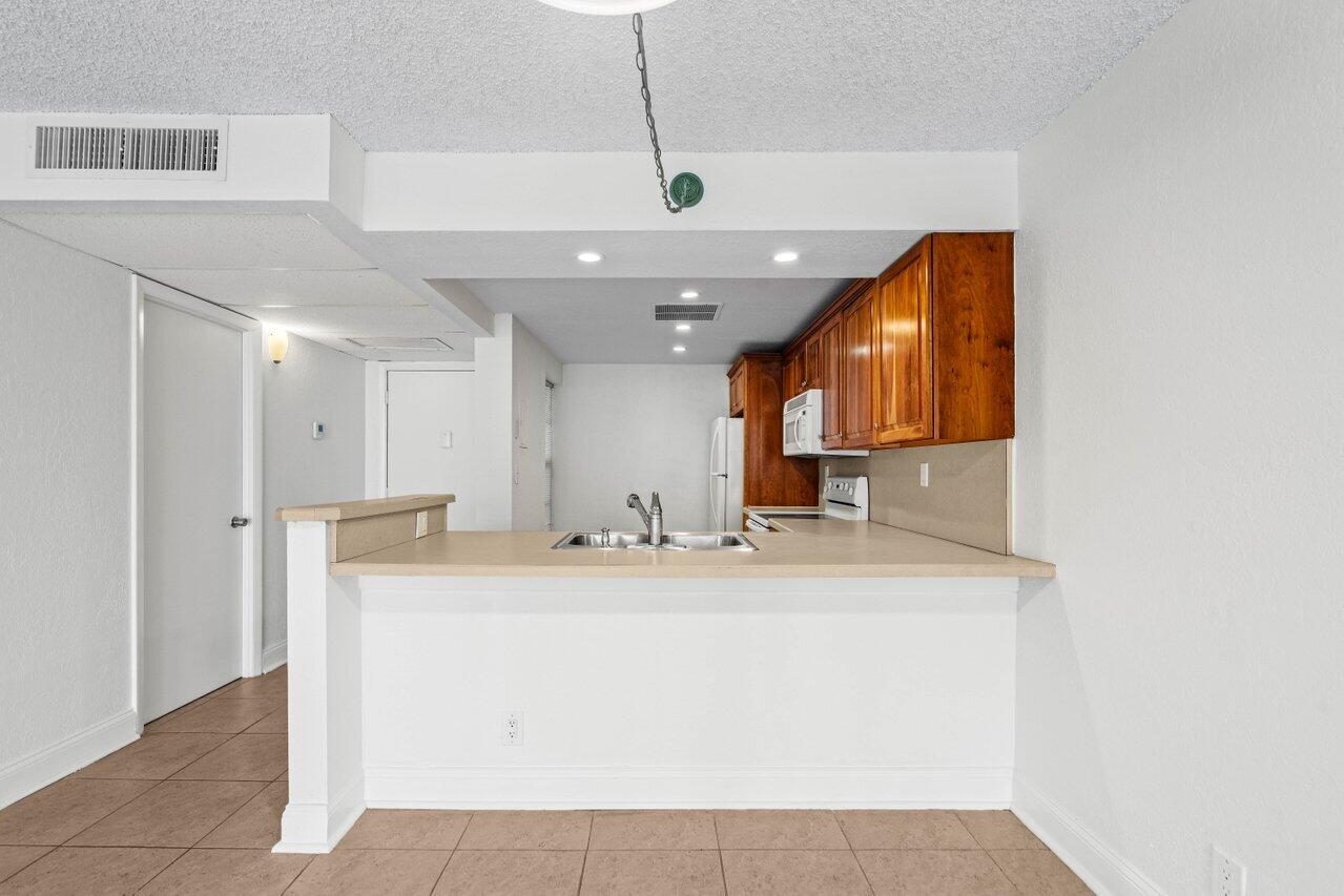 12 Royal Palm Way Unit 405