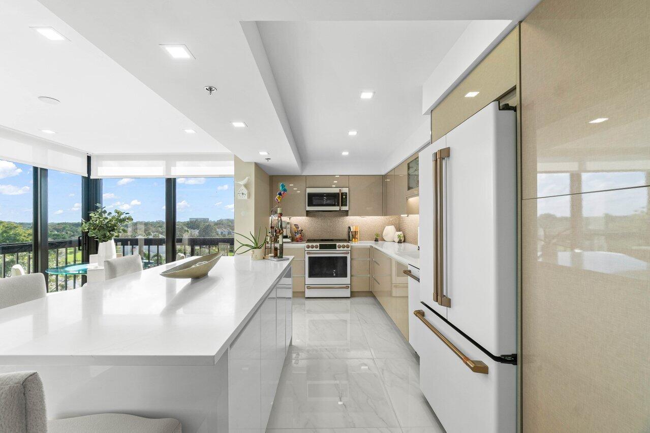 1975 Bridgewood Drive