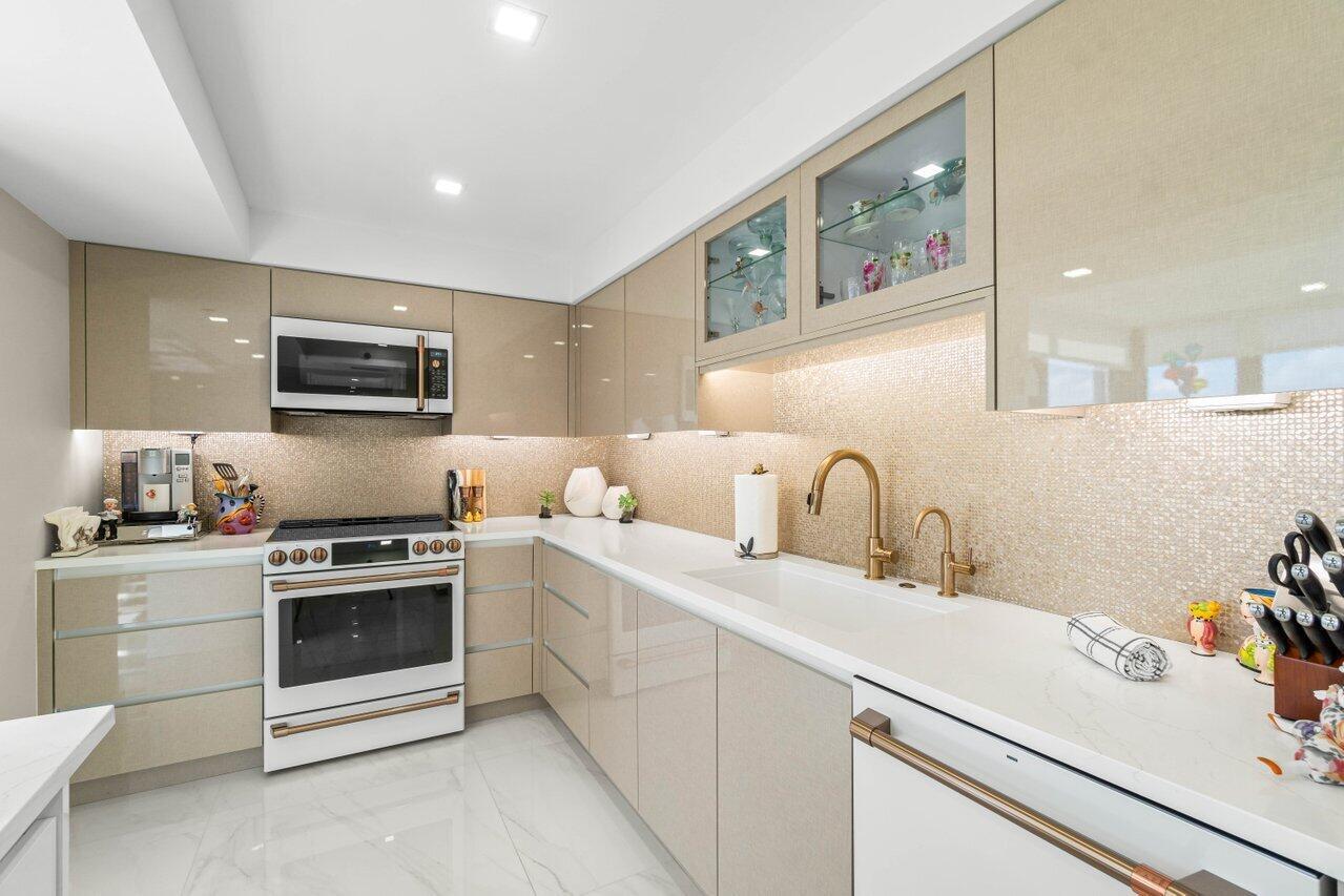 1975 Bridgewood Drive