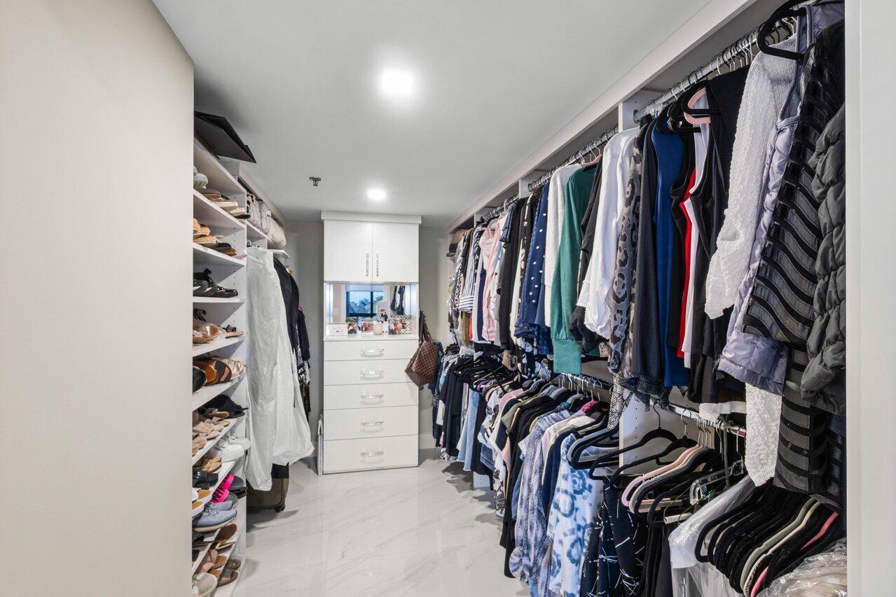 1975 Bridgewood Drive