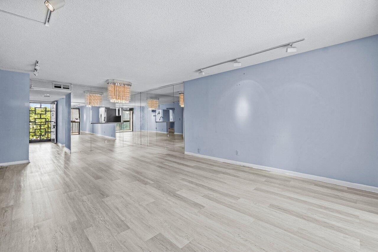 7300 Amberly Lane 402