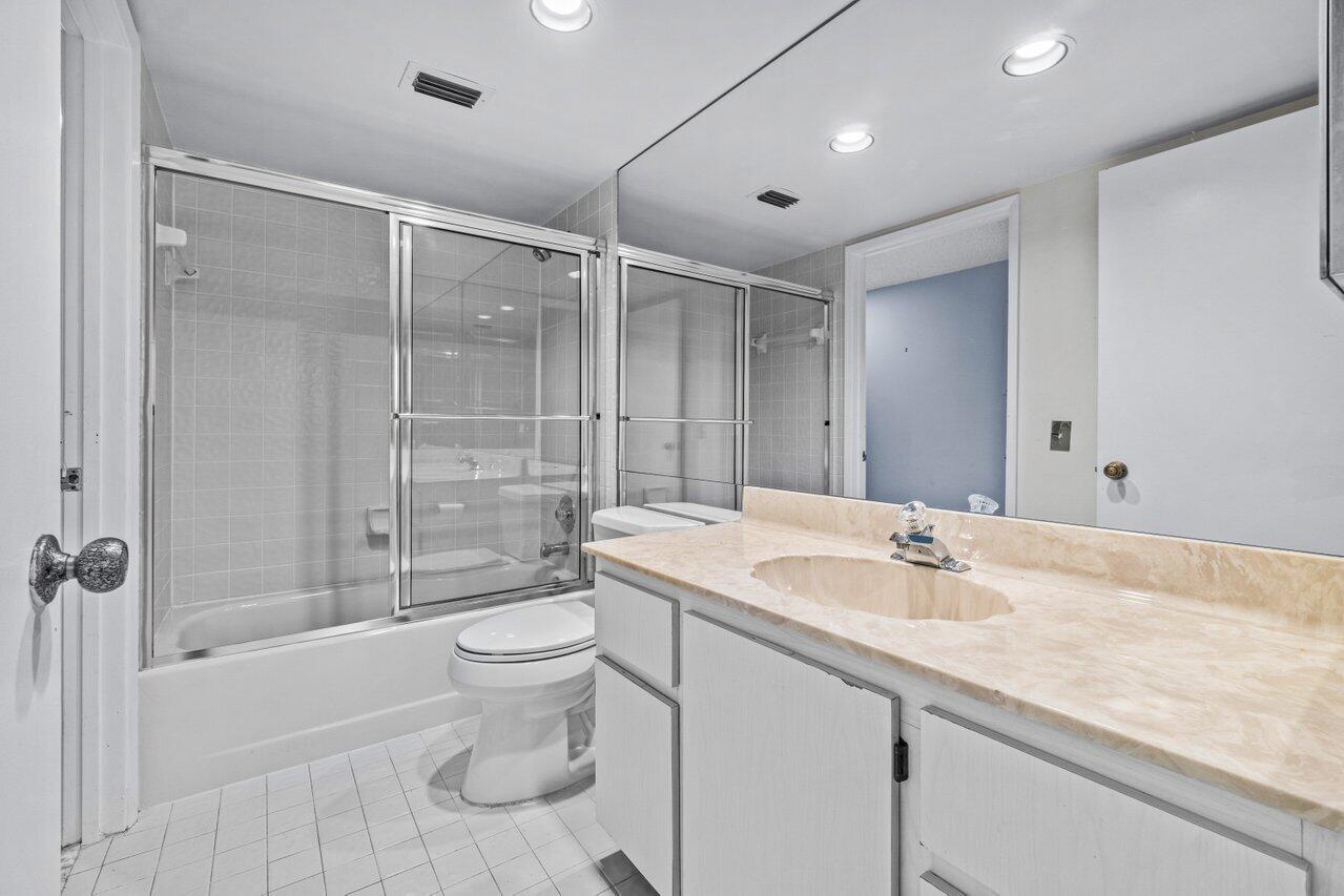 7300 Amberly Lane 402