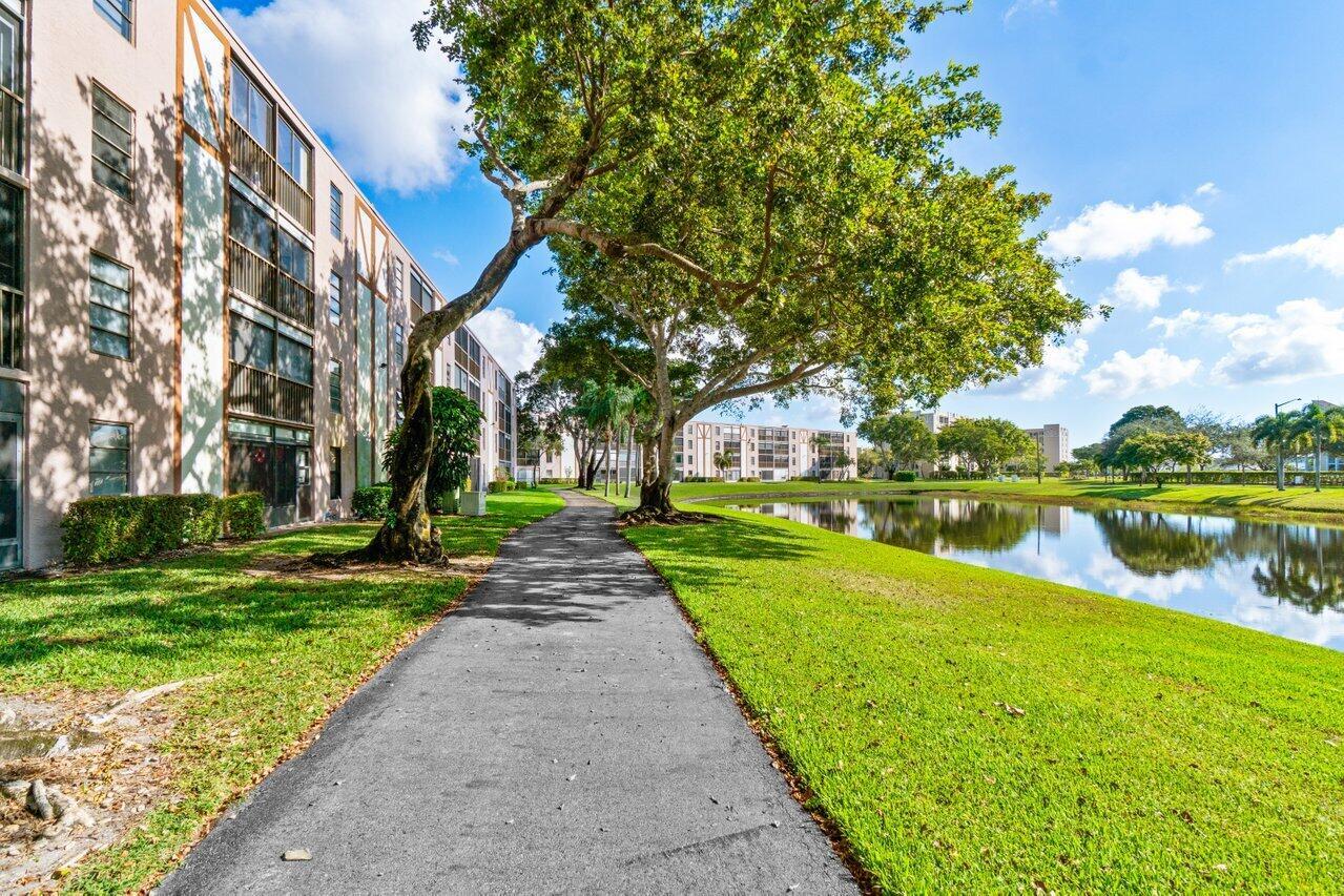 7300 Amberly Lane 402