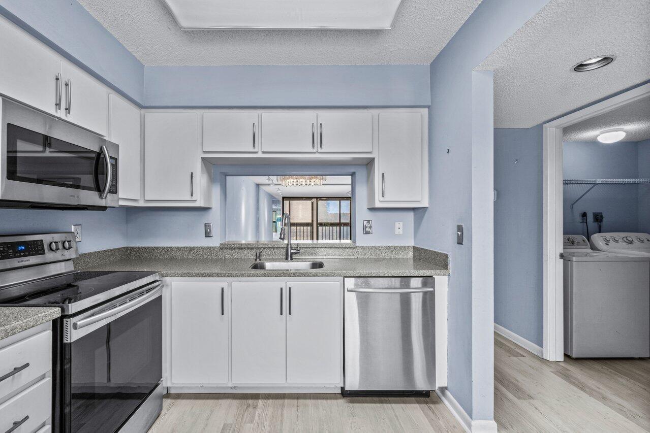 7300 Amberly Lane 402