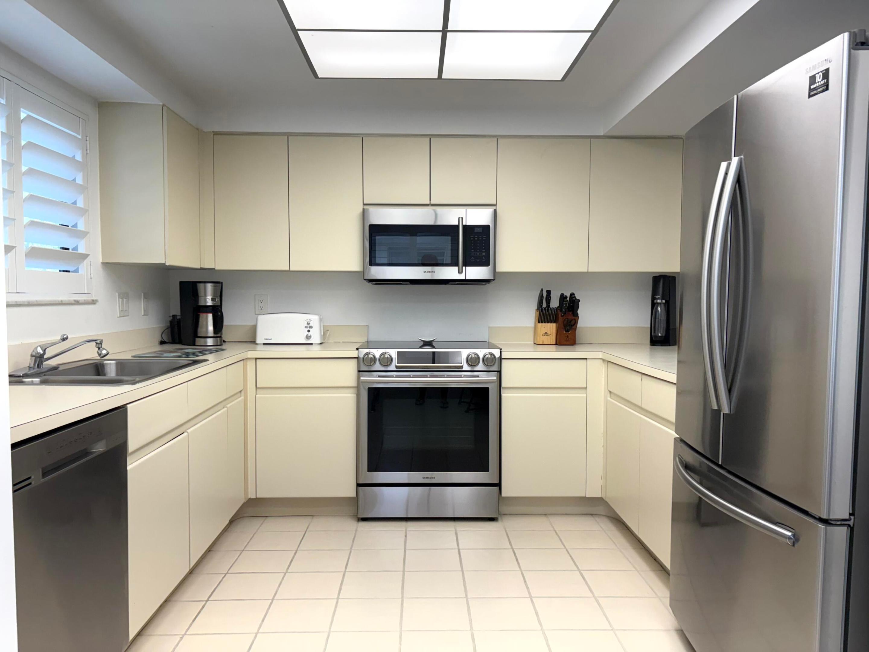 15314 Strathearn Drive, 11603