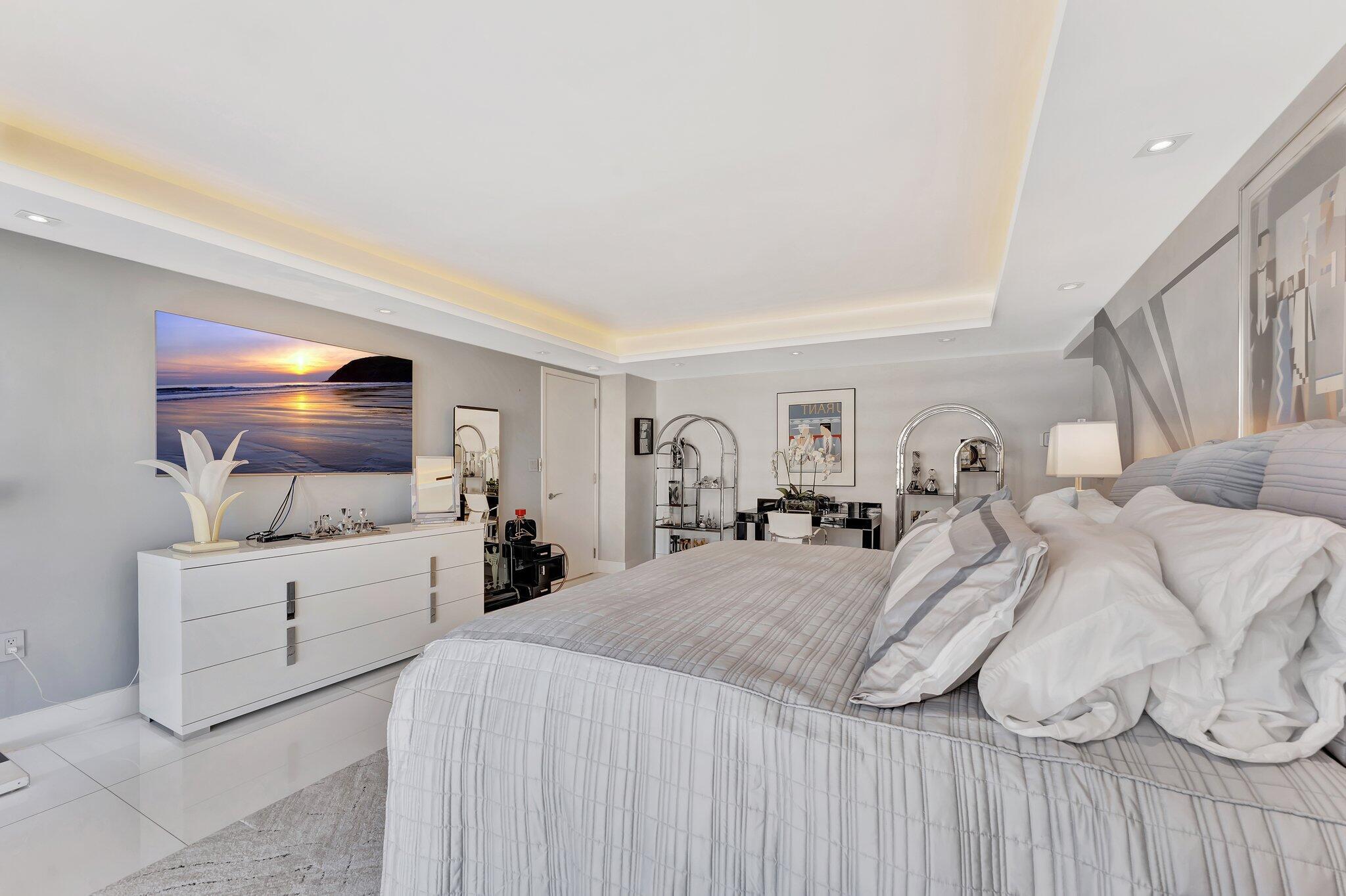 5500 Collins Avenue 1704