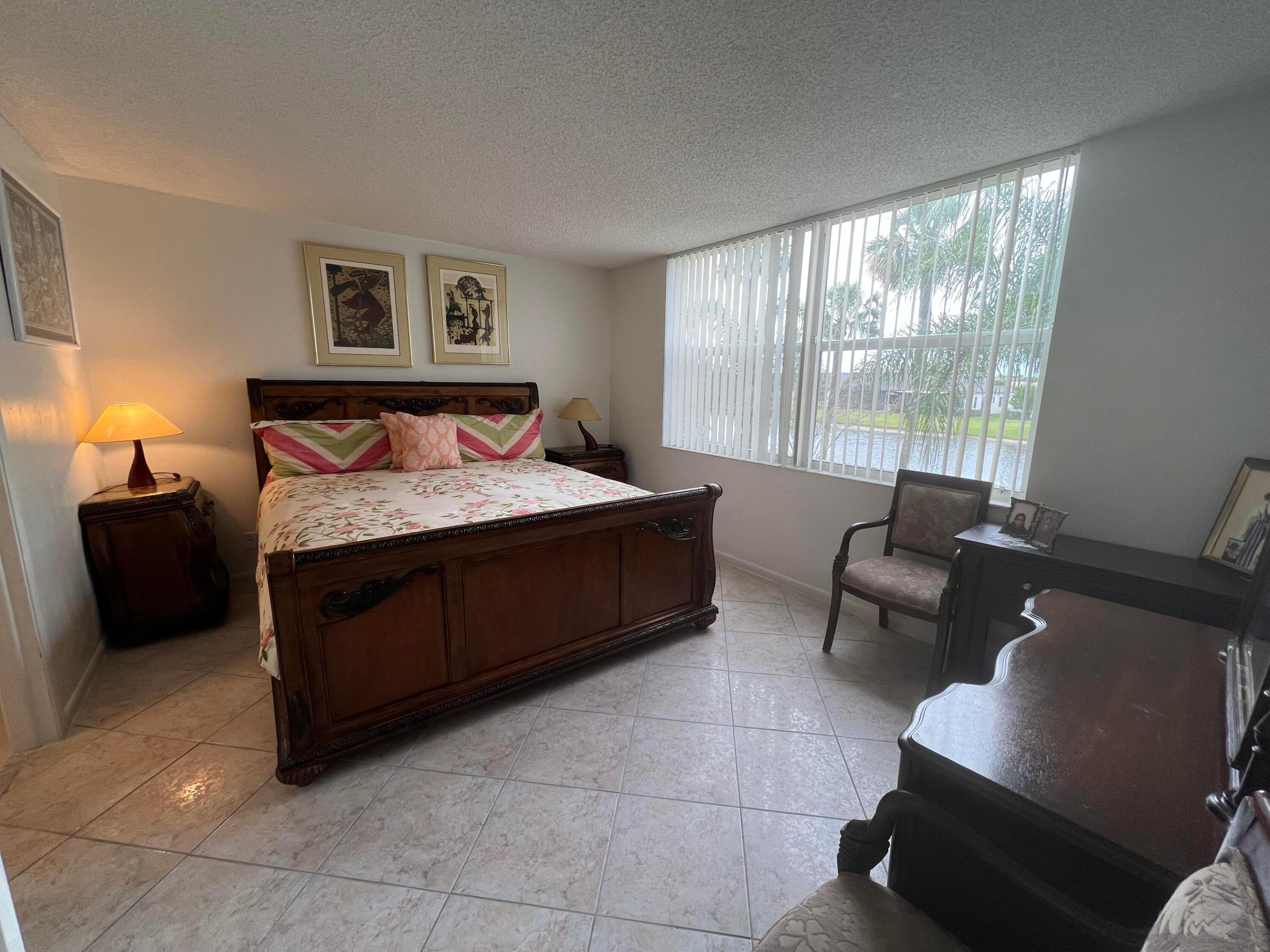 24 Abbey Lane, 207, Delray Beach Unit: 207