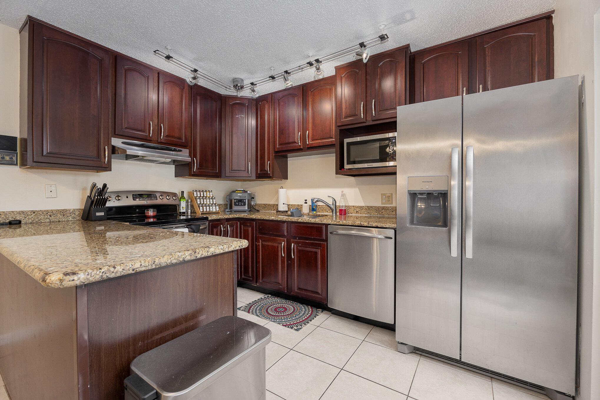 3305 Spanish Wells Drive 41-B