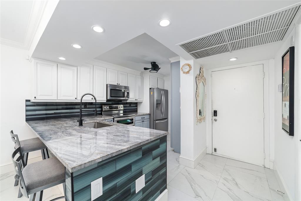 12 Royal Palm Way Unit 103