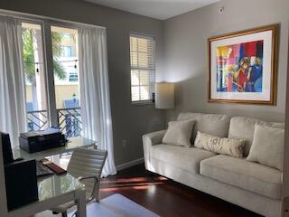 225 NE 1st Street 211