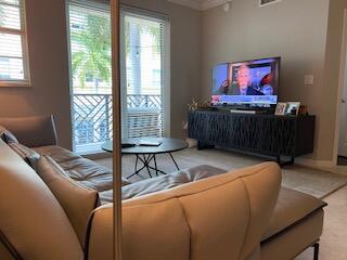 225 NE 1st Street 211