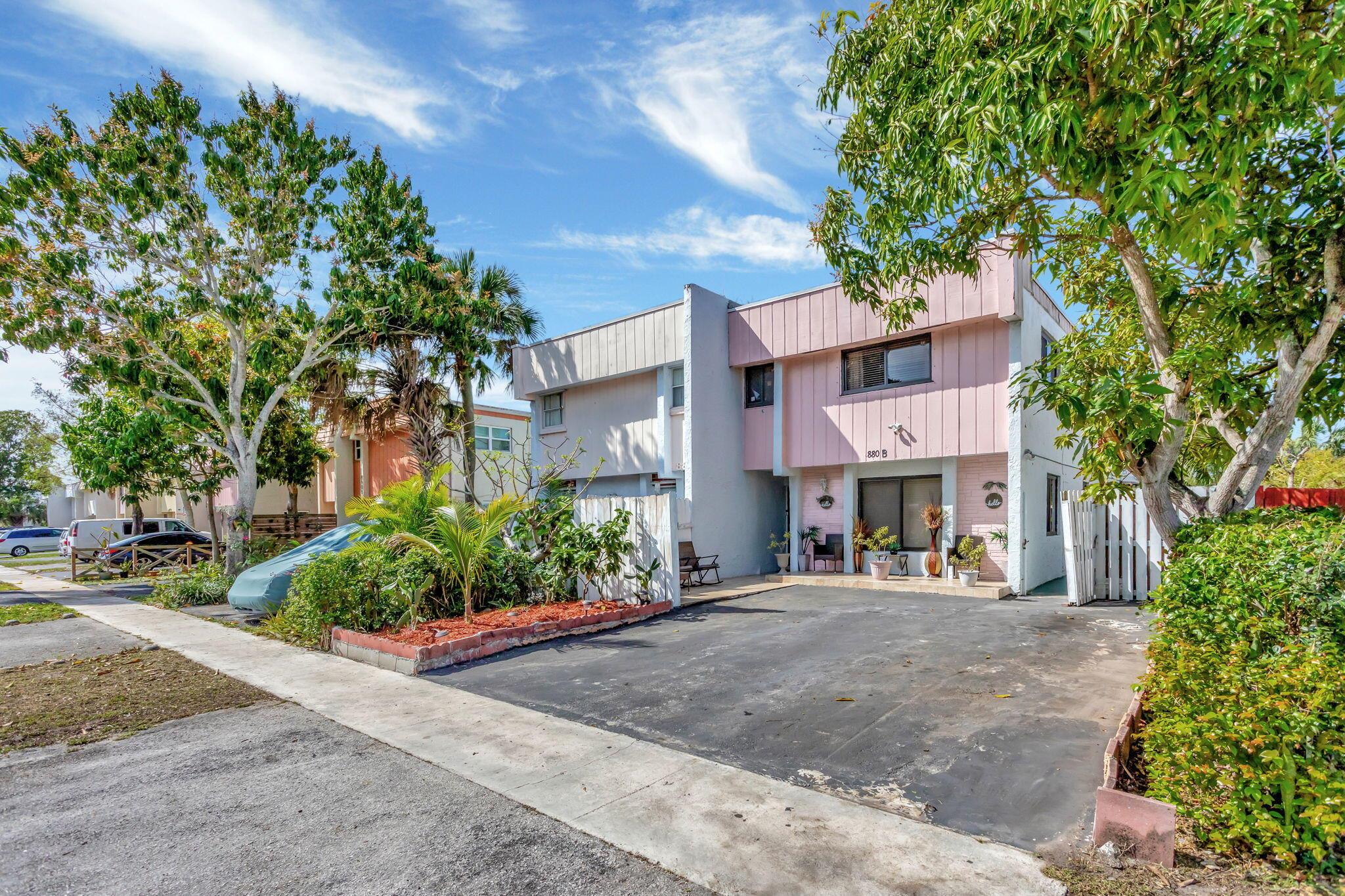 880 SW 80 Avenue B
