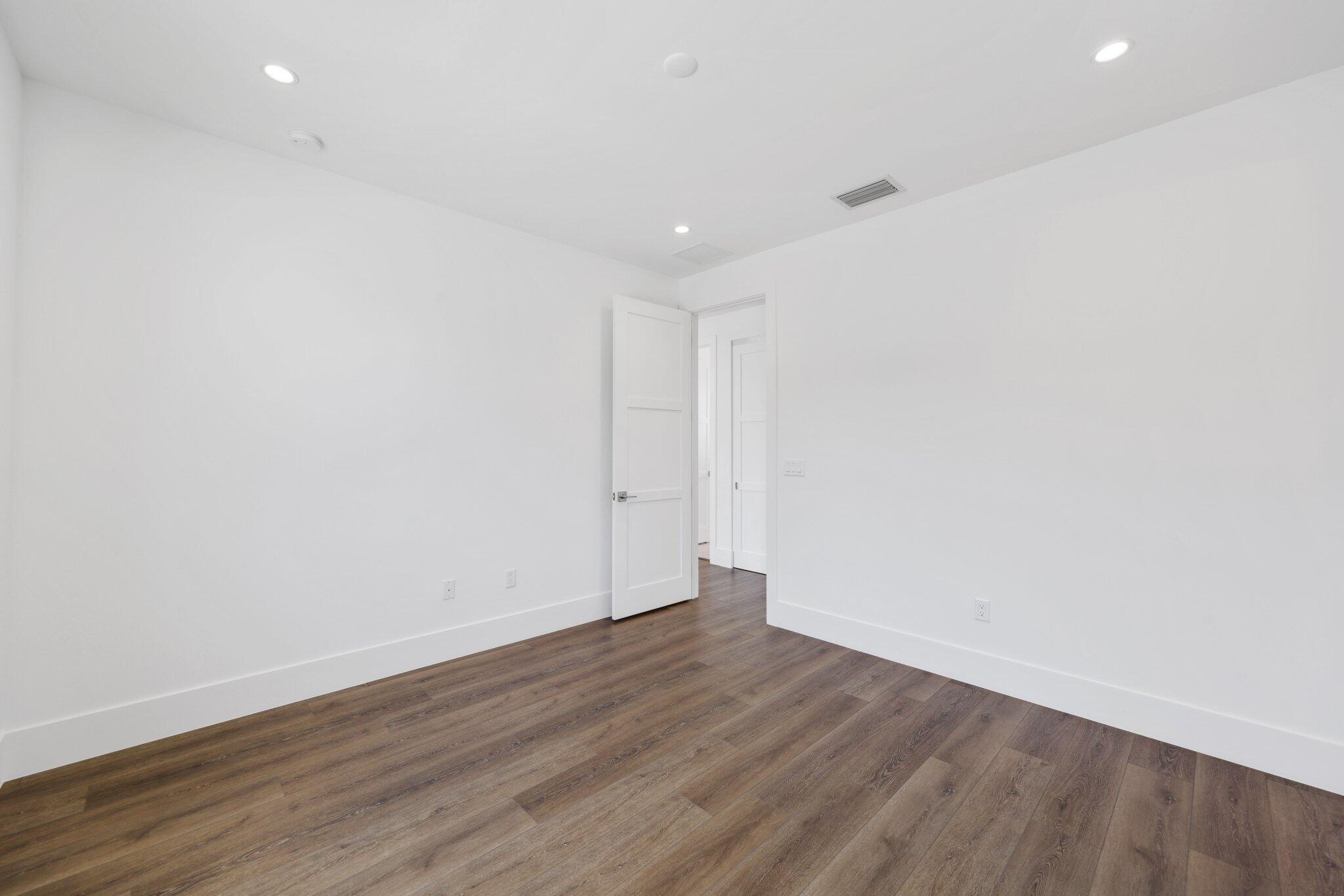 655 Kingsbridge Street