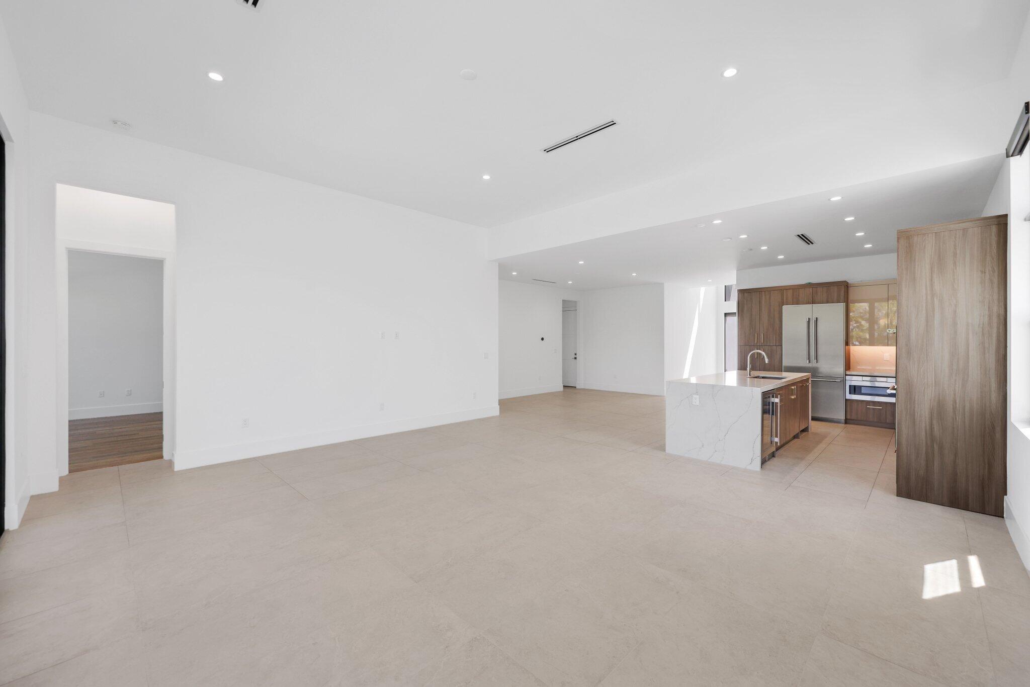 655 Kingsbridge Street