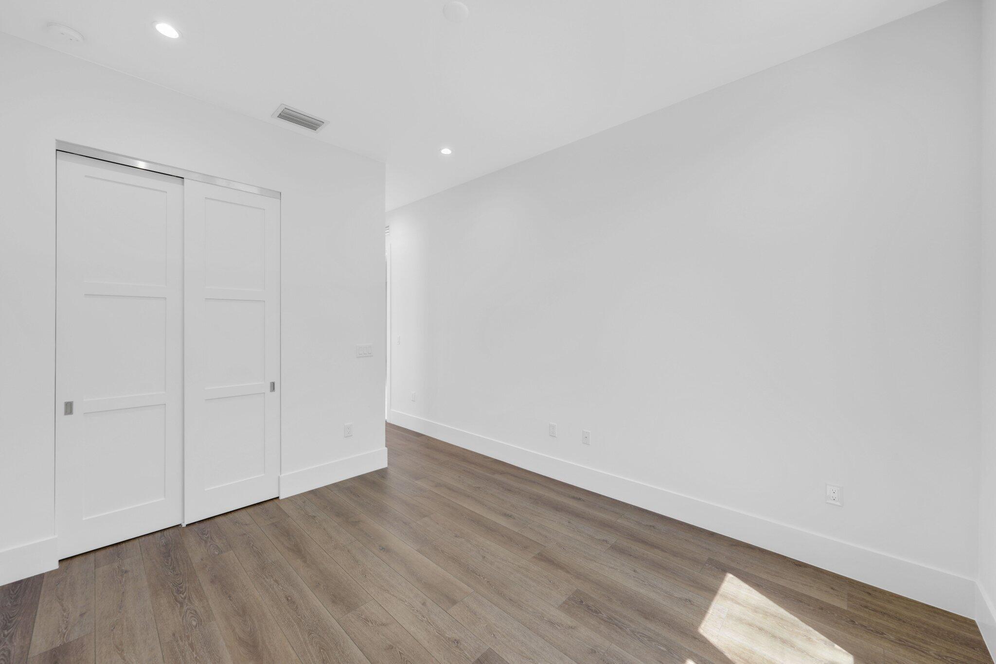 655 Kingsbridge Street