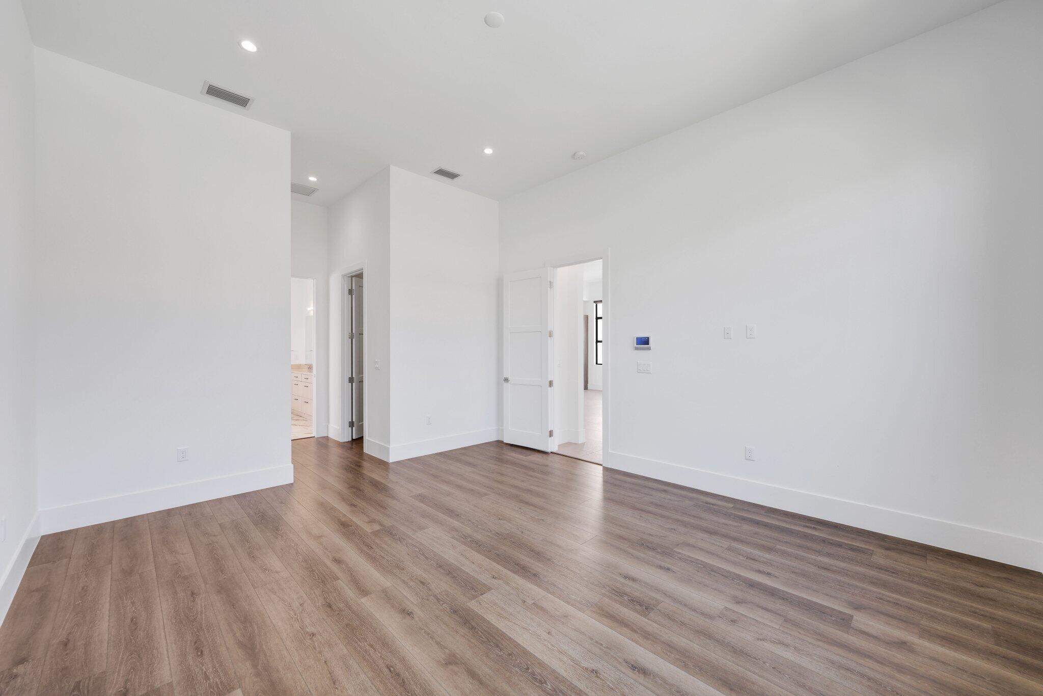 655 Kingsbridge Street