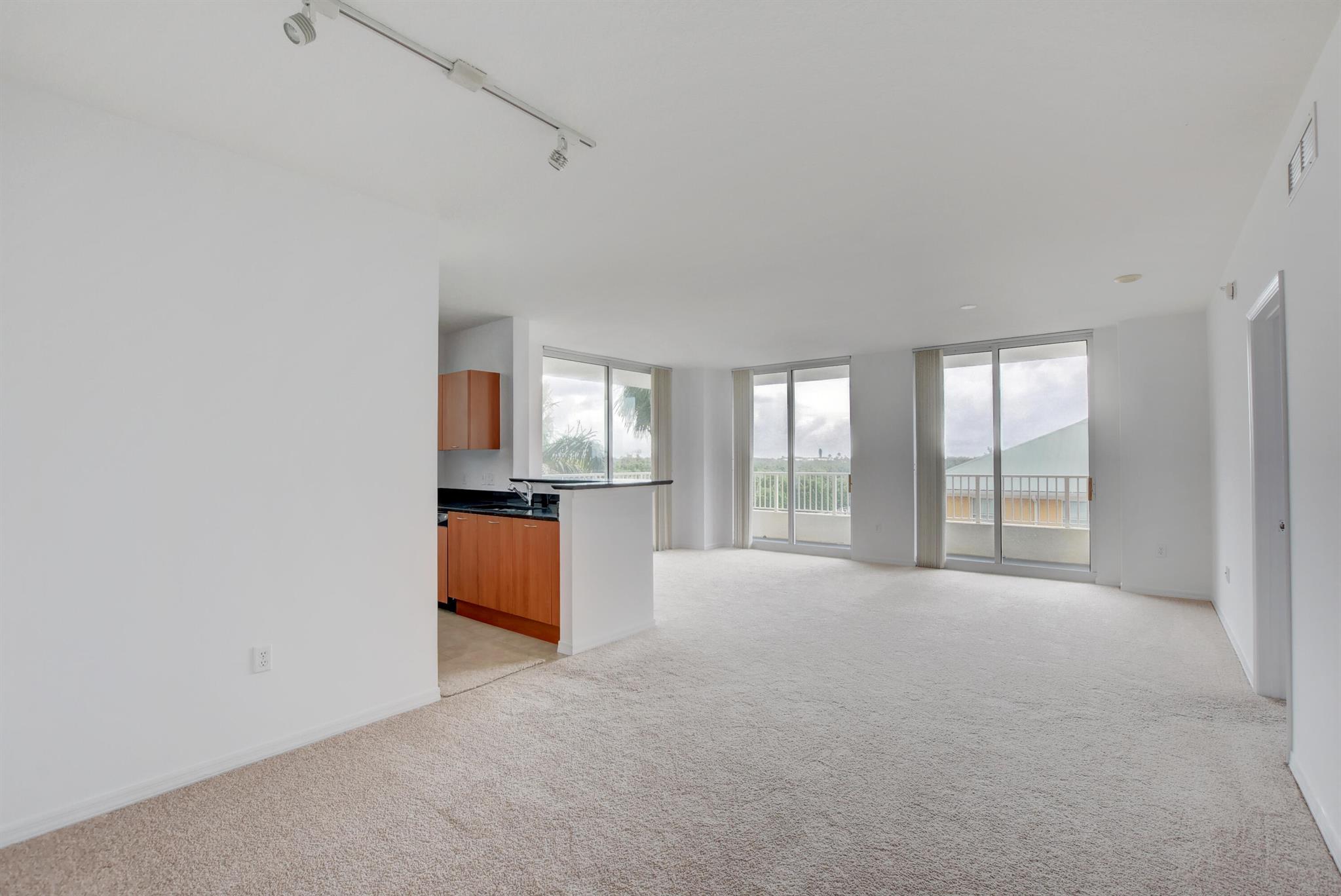 625 Casa Loma 401 Boulevard 401