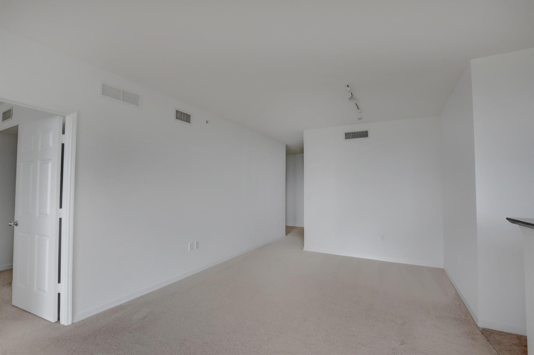 625 Casa Loma 401 Boulevard 401