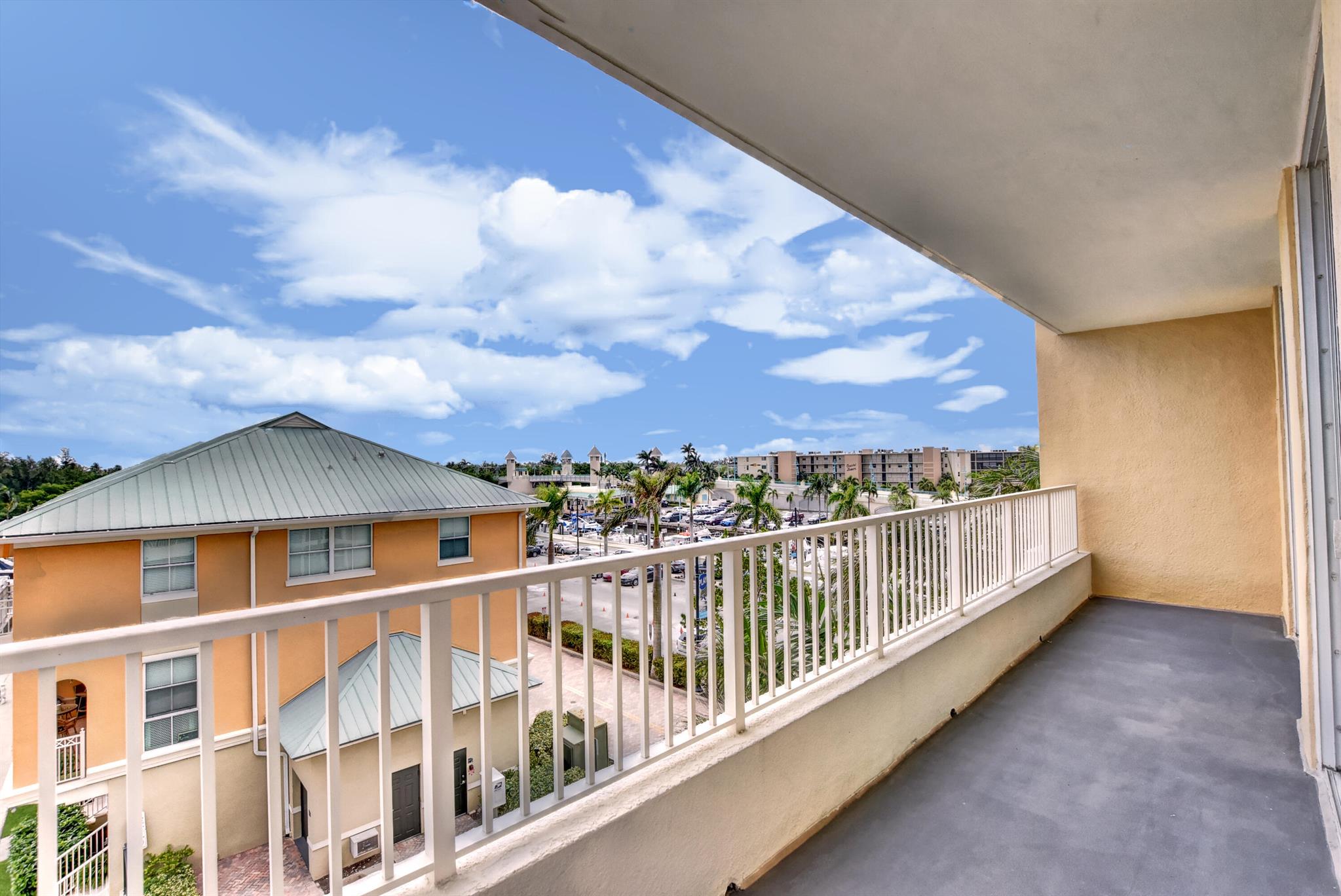 625 Casa Loma 401 Boulevard 401
