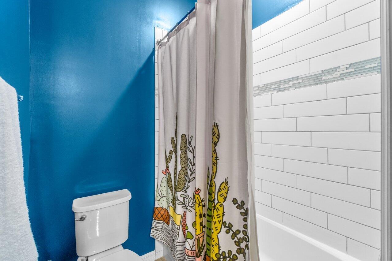 2100 Appleton Circle S