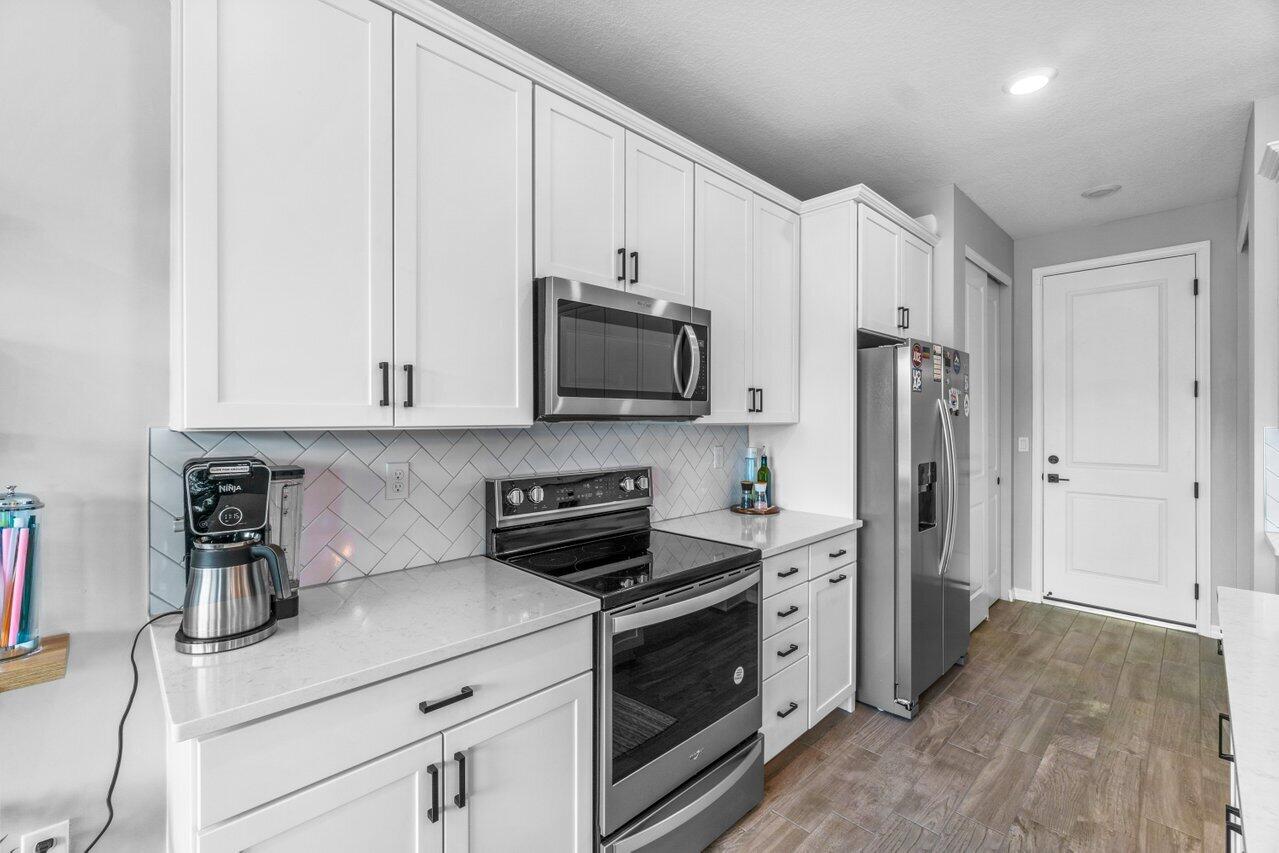 2100 Appleton Circle S