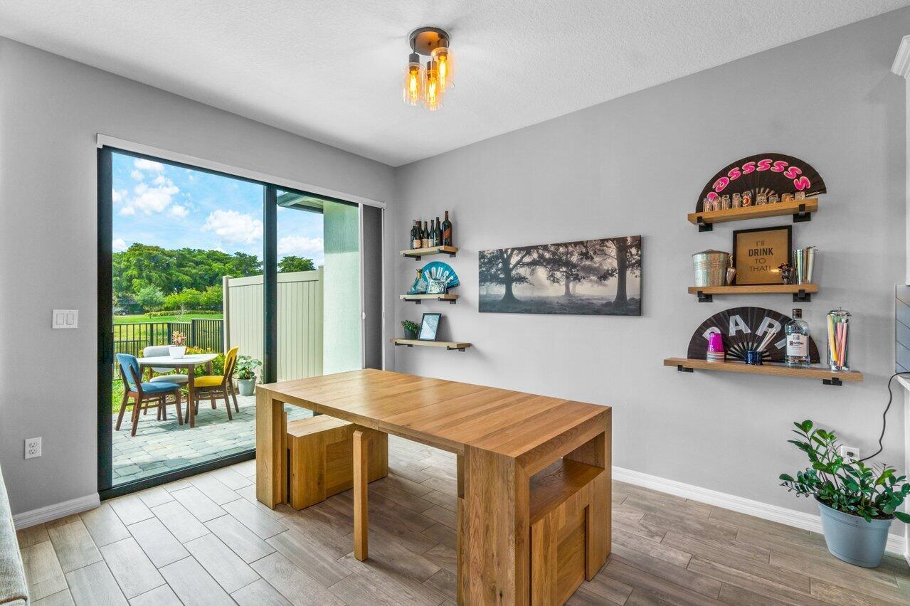 2100 Appleton Circle S