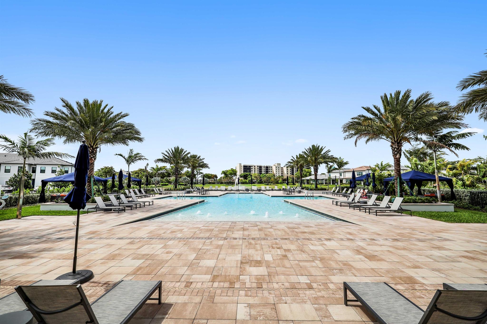 2100 Appleton Circle S