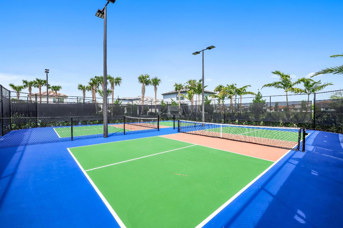 2100 Appleton Circle S