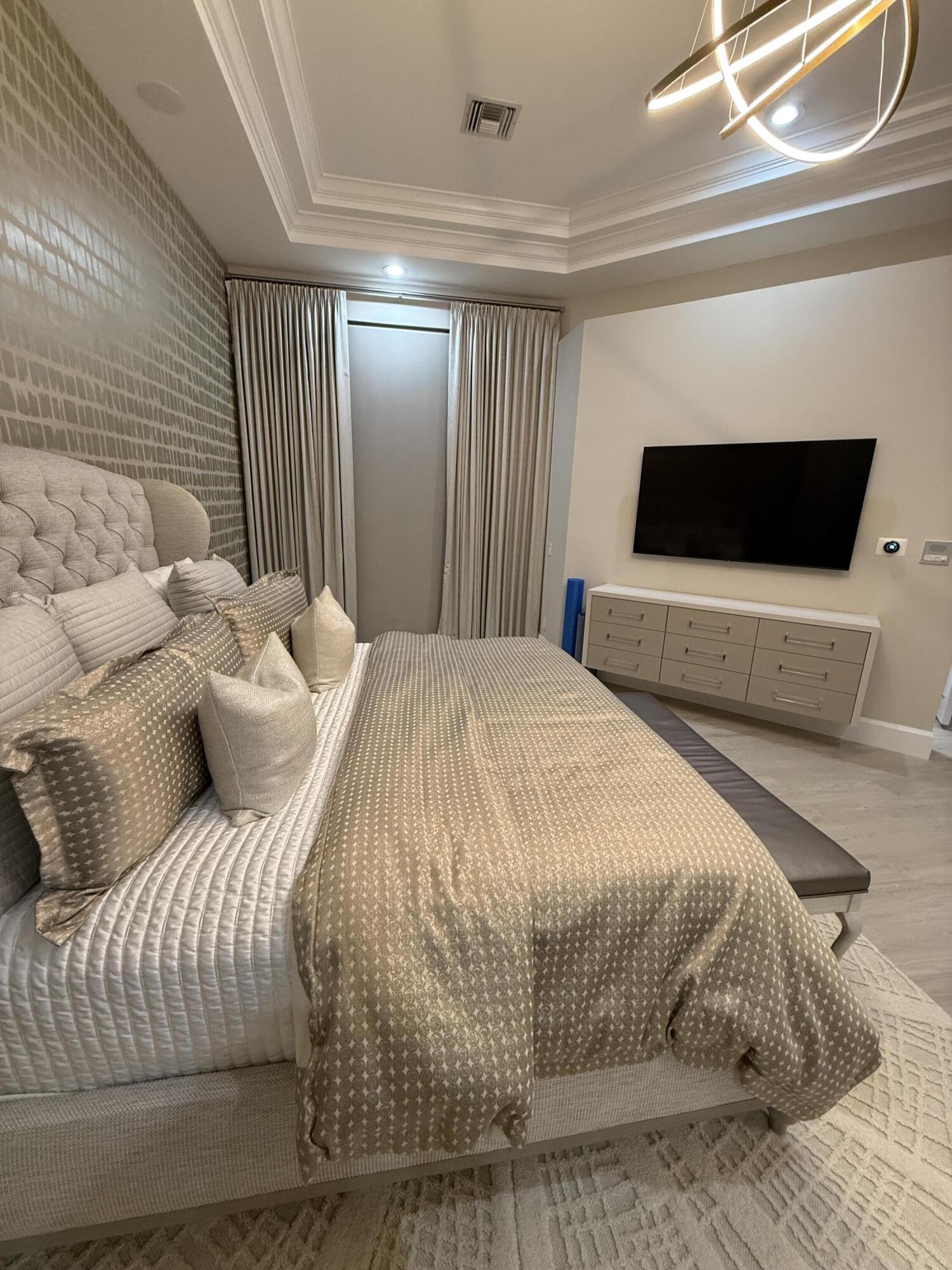 4085 Avalon Pointe Drive, Boca Raton