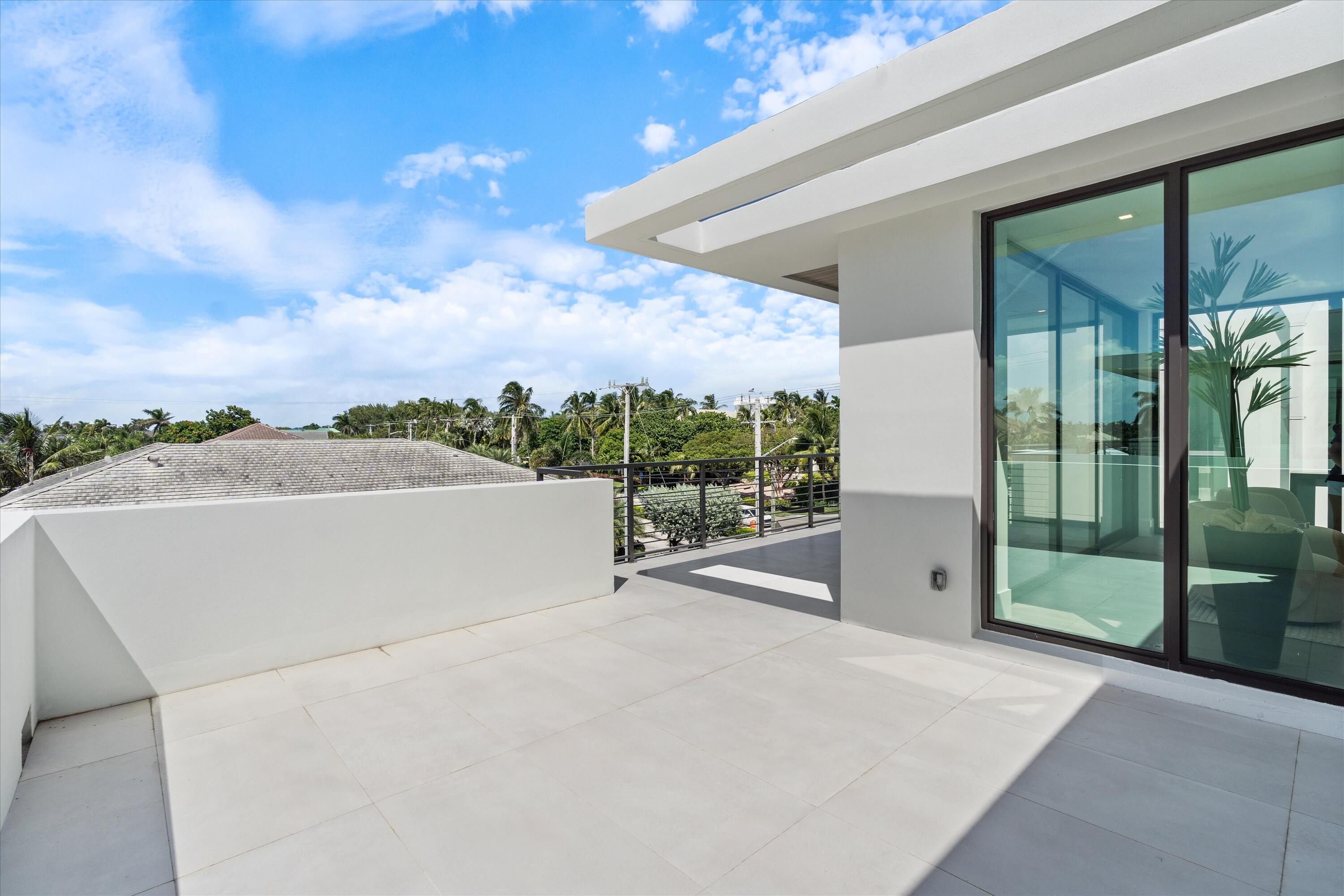 1068 Del Harbour Drive