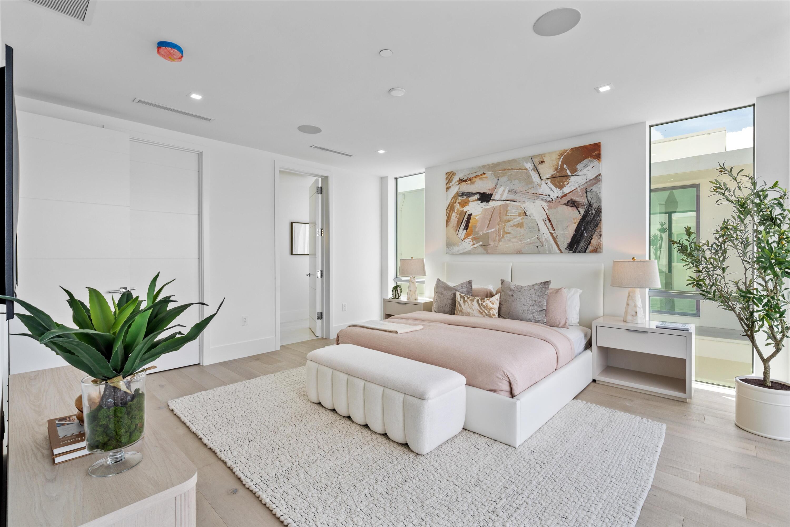 1070 Del Harbour Drive