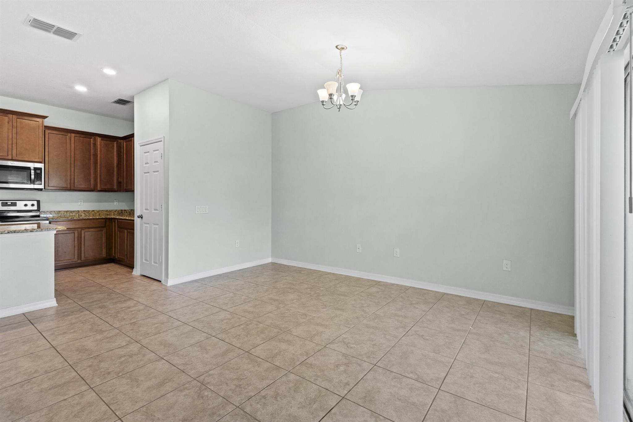 5475 NW Pine Trail Circle