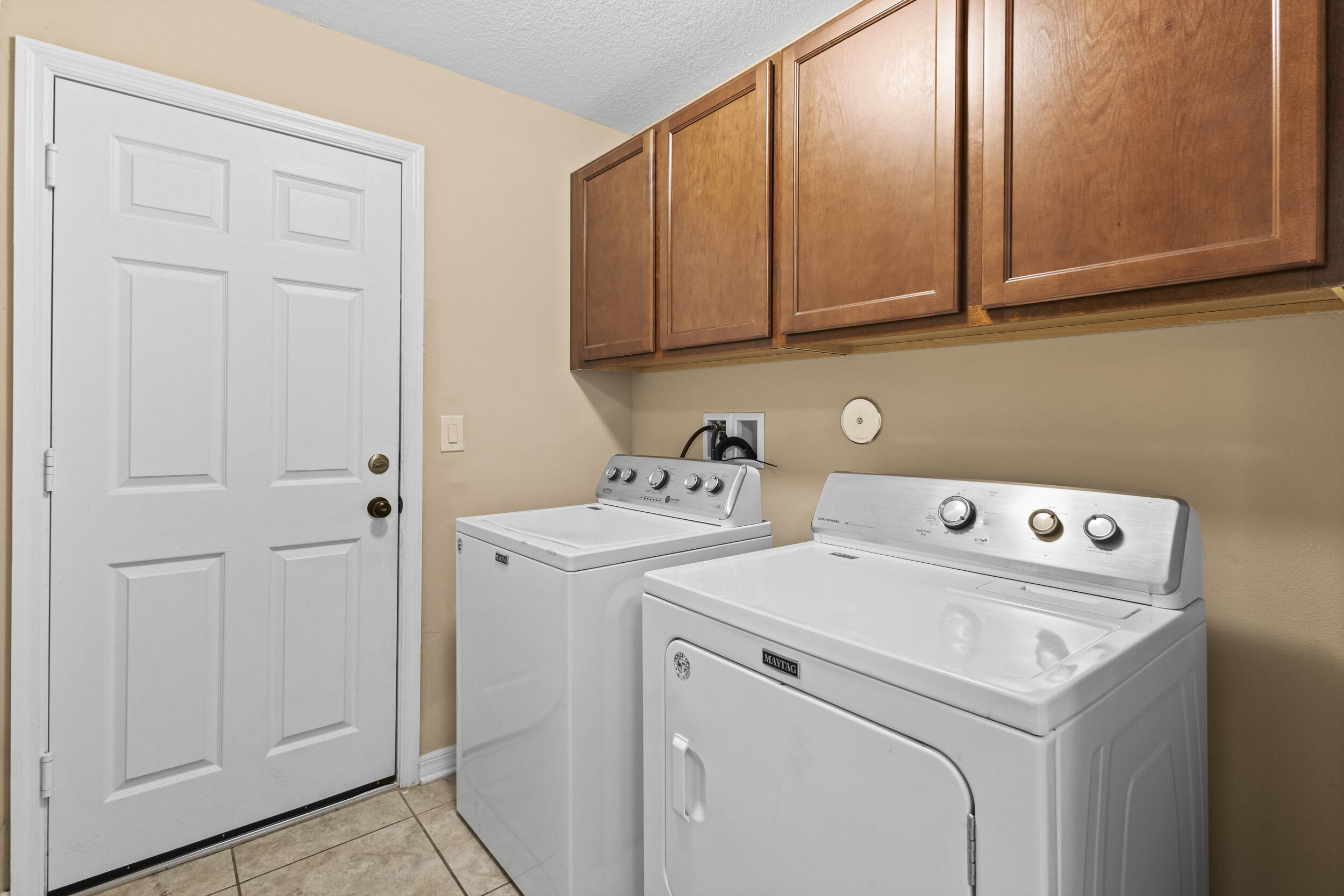 5475 NW Pine Trail Circle