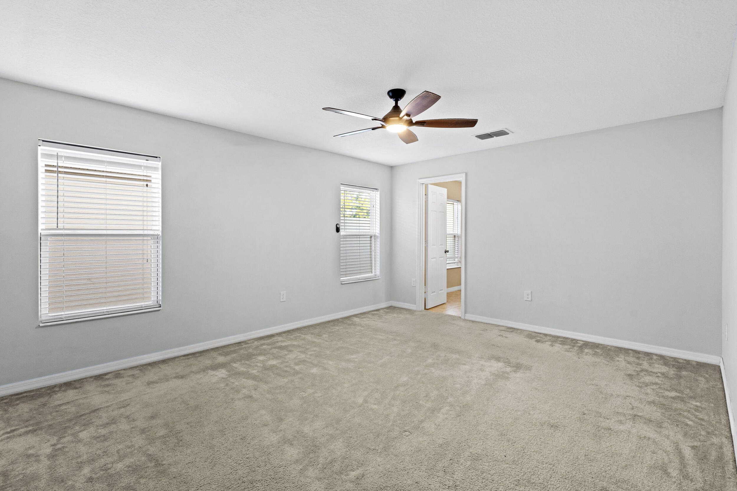 5475 NW Pine Trail Circle