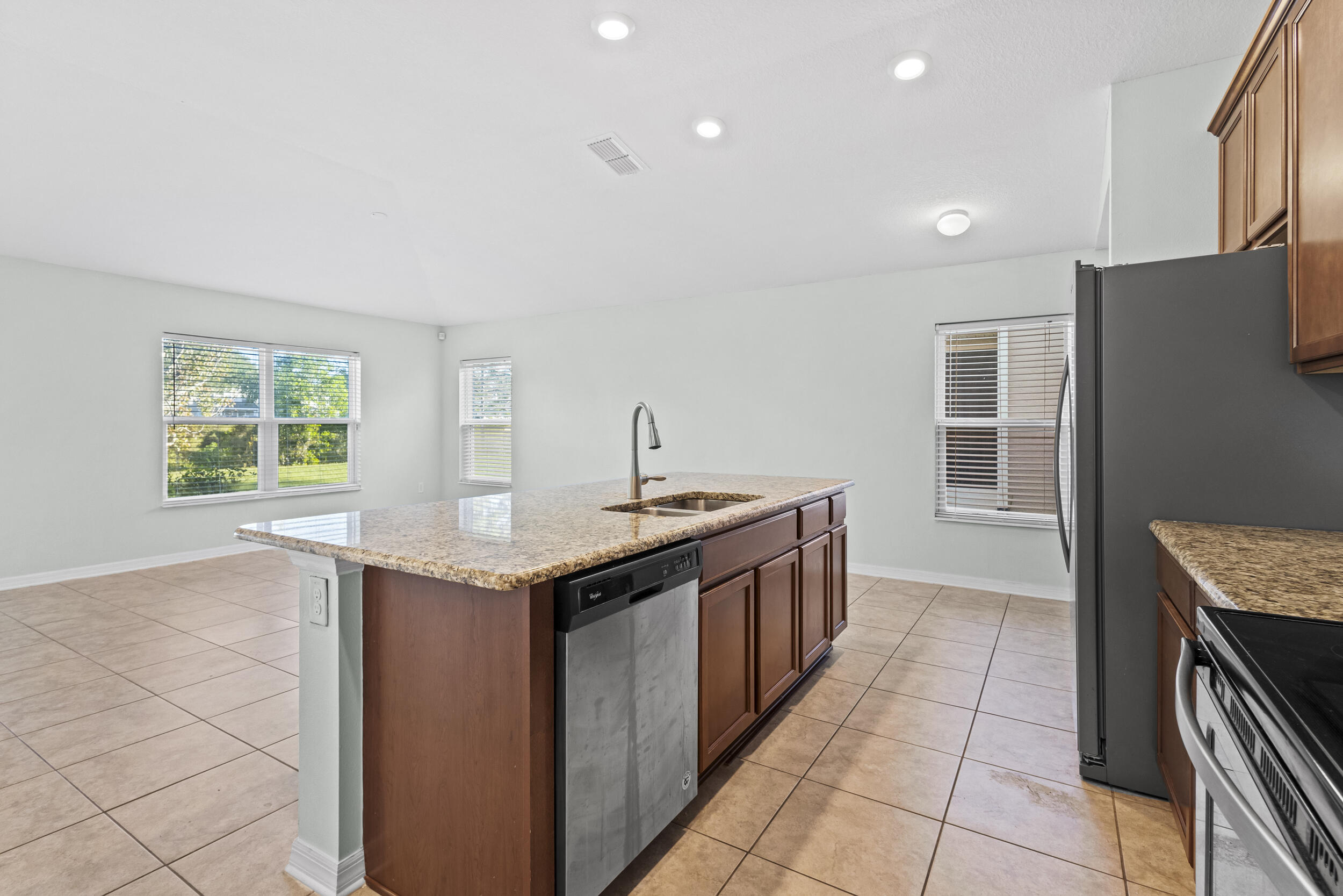 5475 NW Pine Trail Circle