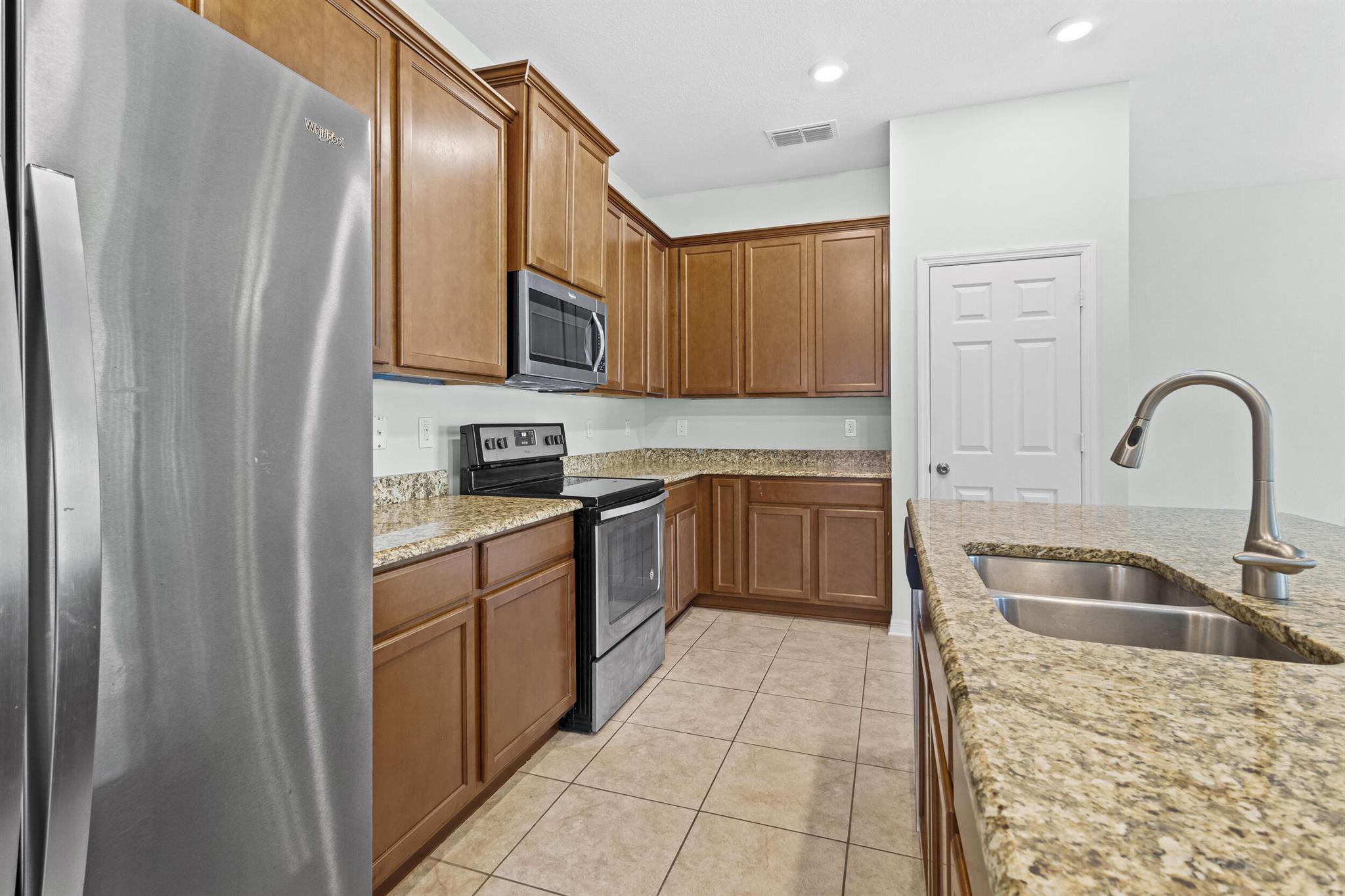 5475 NW Pine Trail Circle