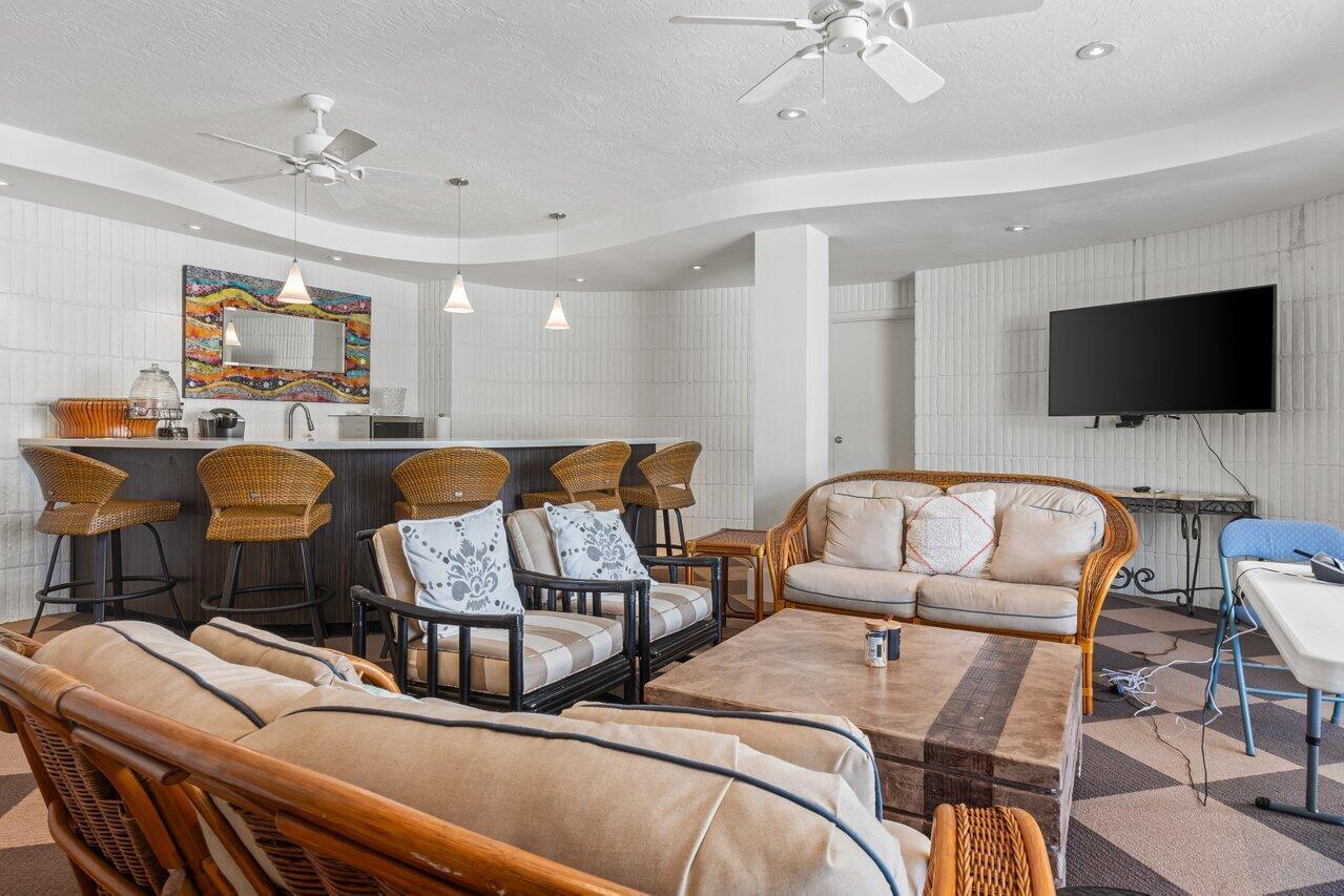 100 N Ocean Boulevard 104