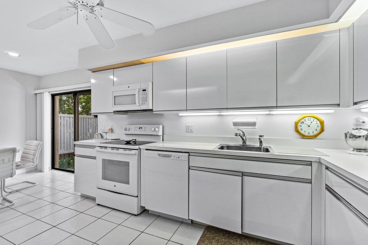 17 Eastgate Drive A