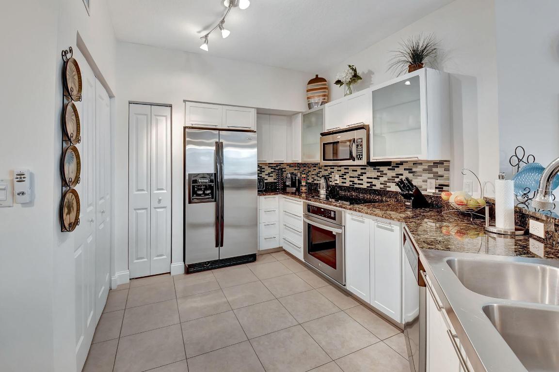 225 NE 1st Street 214