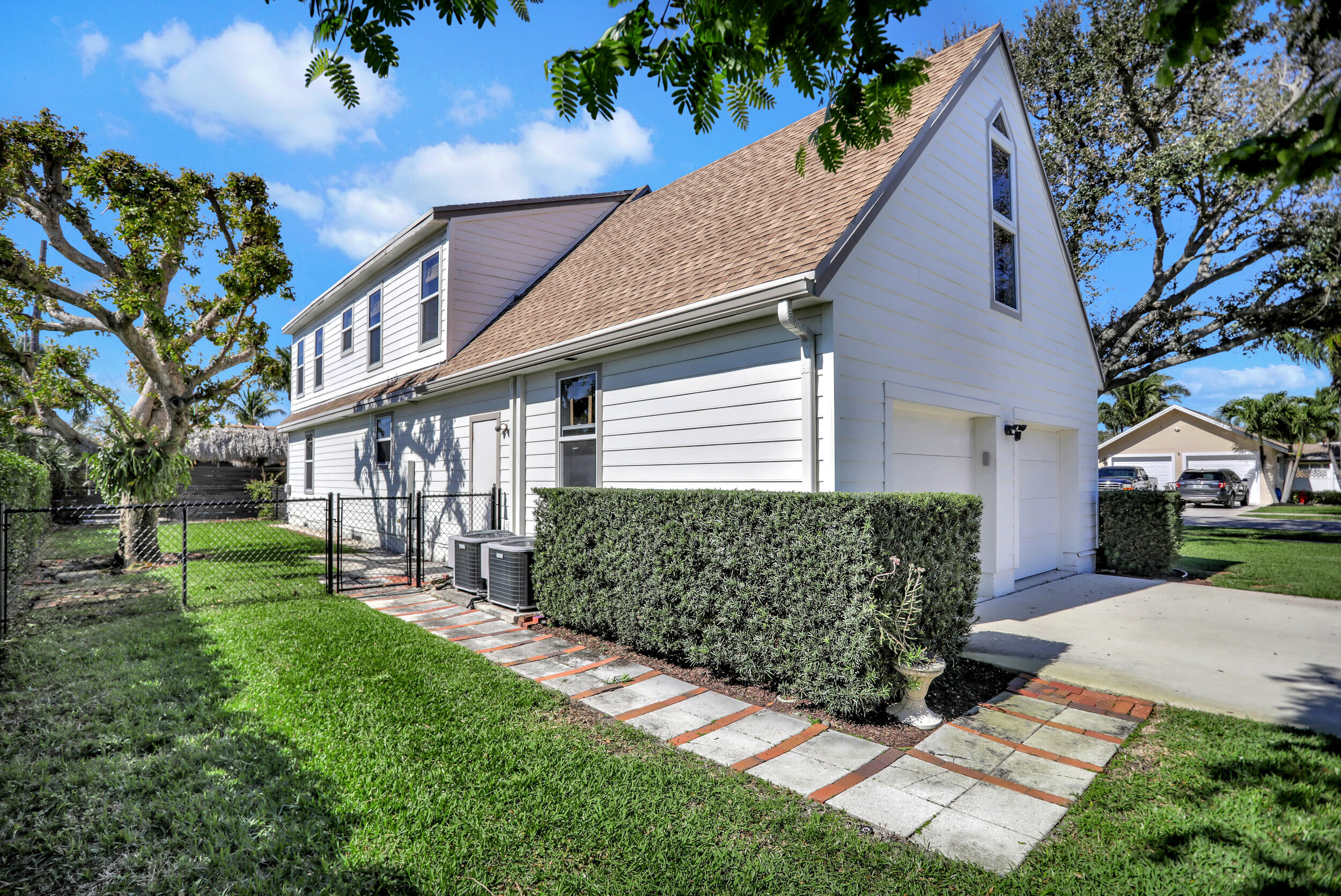 810 NE 4th Street, Deerfield Beach